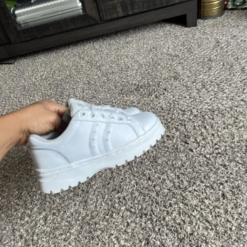 Vintage Soho Size 6 Platform Sneakers Women White 90s Y2K Platform Chunky